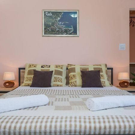 Apartments Verica - 15 M From Beach Крило Экстерьер фото