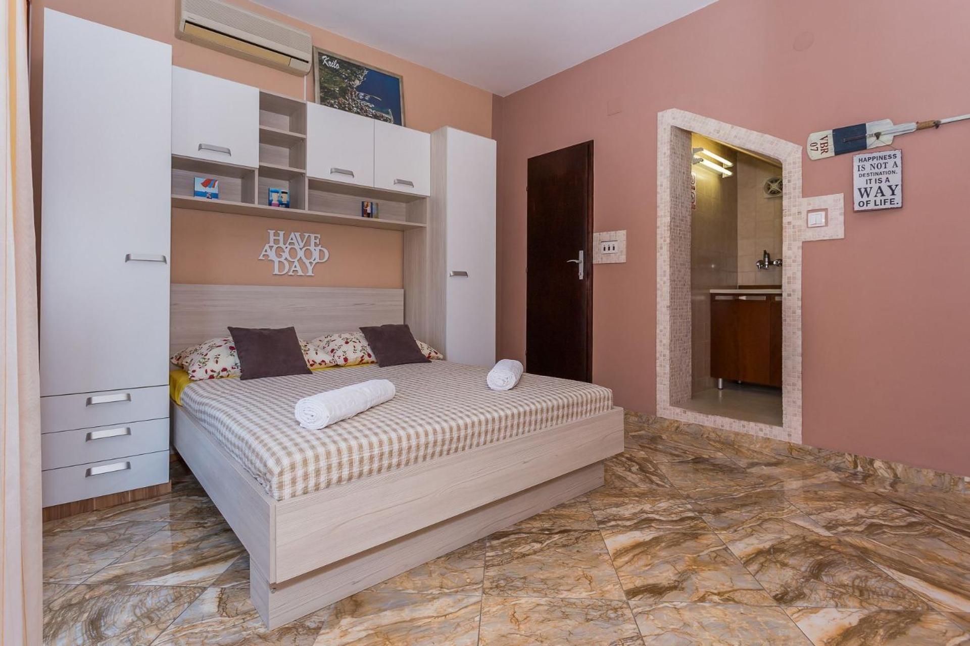 Apartments Verica - 15 M From Beach Крило Экстерьер фото